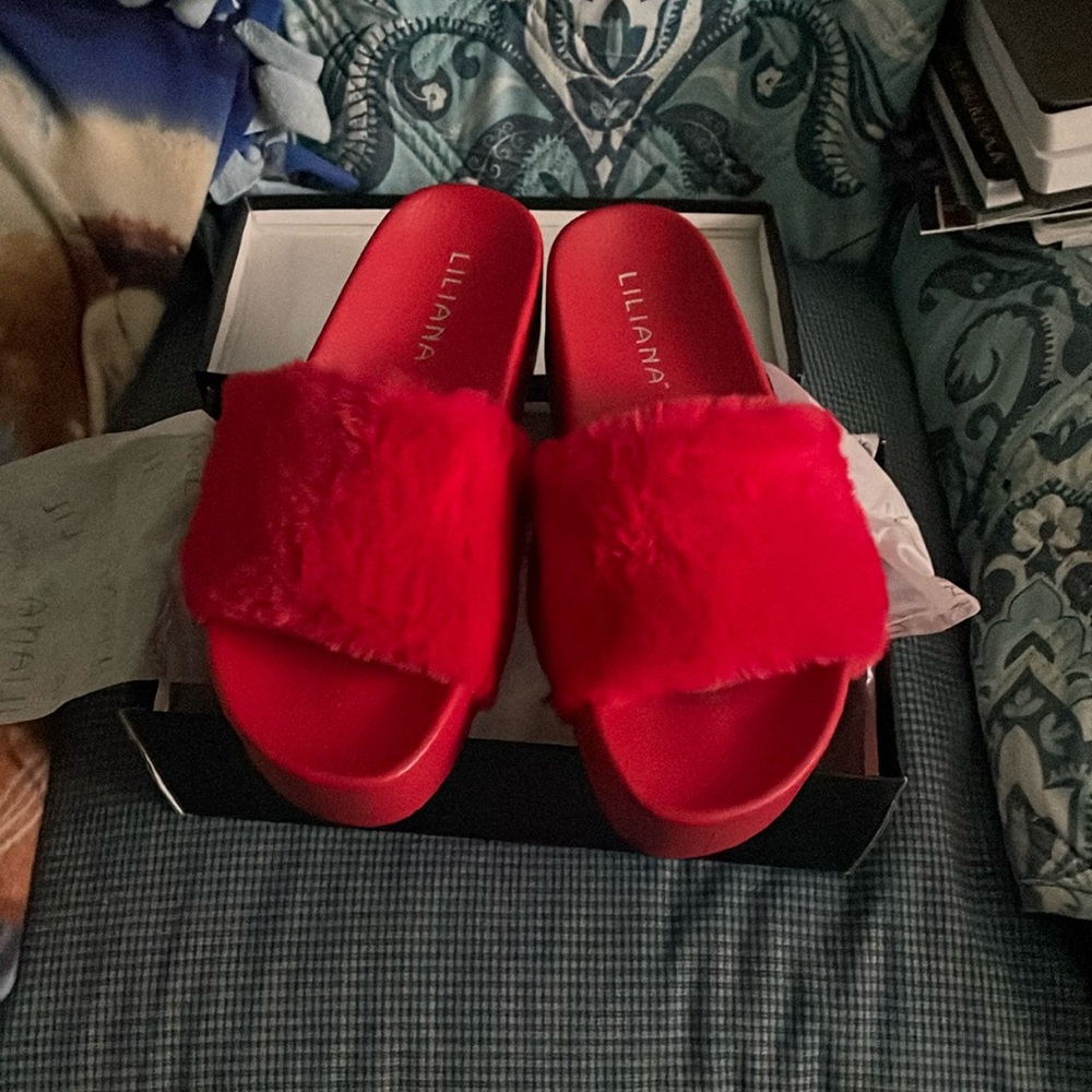 Women’s Liliana Issy-2 Platform Slides Sz9